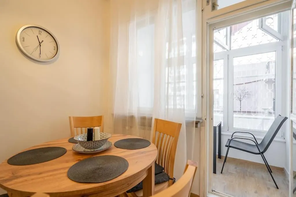 Calm And Relaxing 2Bdrm Apаrtment In City Centre Διαμέρισμα Σόφια 0*,