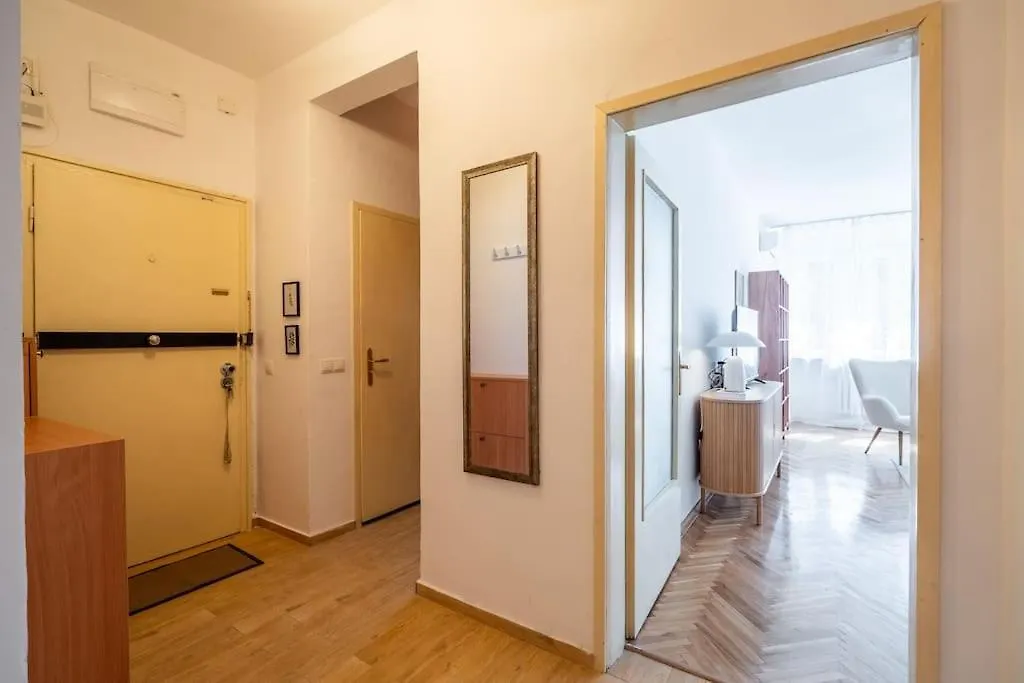 소피아 Calm And Relaxing 2Bdrm Apаrtment In City Centre 아파트